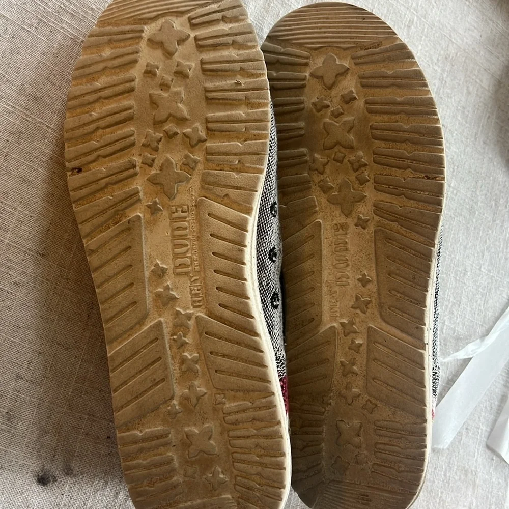 Hey Dude mens Wally Funk Etno Grey shoes very good condition.